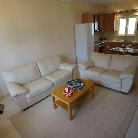 Apartment On The Wave - Modern Beachfront In Kalamata Faraí