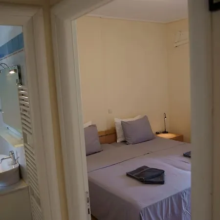 On The Wave - Modern Beachfront In Kalamata Apartment Faraí