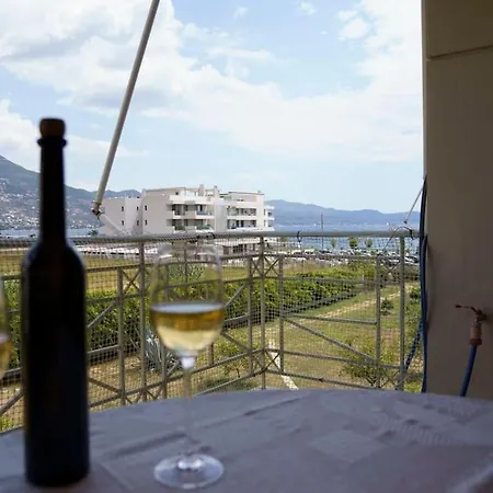 'on The Wave' With Amazing View Farai