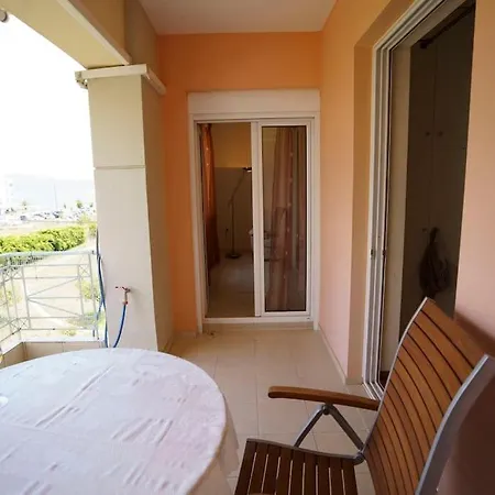 On The Wave - Modern Beachfront In Kalamata Διαμέρισμα