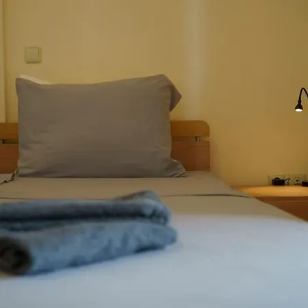 On The Wave - Modern Beachfront In Kalamata Apartment Faraí