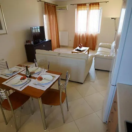 On The Wave - Modern Beachfront In Kalamata *