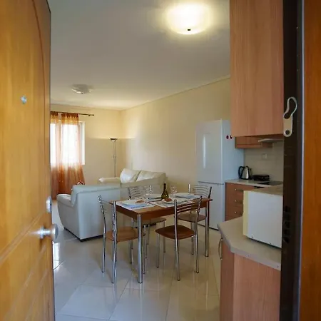 Apartment On The Wave - Modern Beachfront In Kalamata