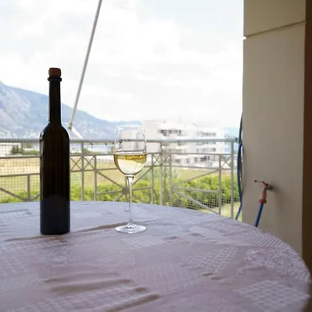 Apartment On The Wave - Modern Beachfront In Kalamata