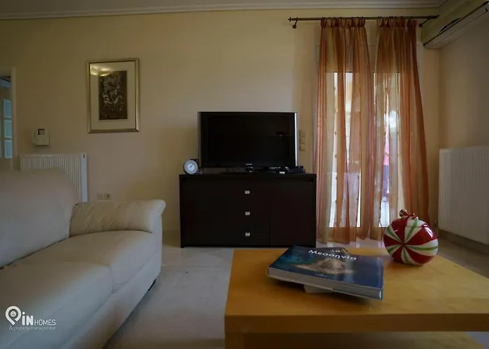 On The Wave - Modern Beachfront In Kalamata *