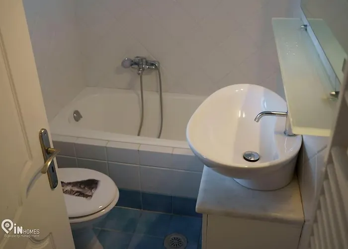 Apartament On The Wave - Modern Beachfront In Kalamata *